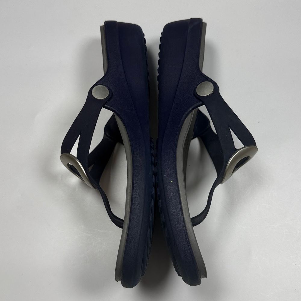 CROCS Sanrah Navy Blue with Silver Accent Wedge Sandals S-488 Size 9 - Picture 3 of 10